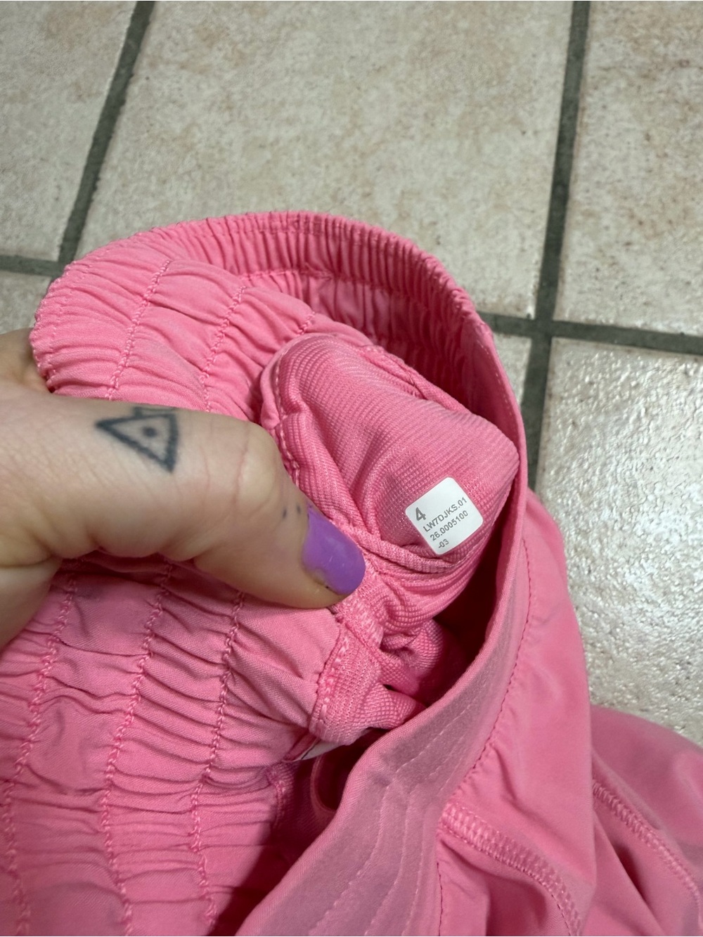 NWT Lululemon Hotty Hot High-Rise Short 4” Lined (Candy Cloud) Size 4 - Picture 6 of 9